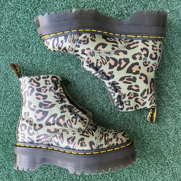 NWT Dr. Martens Sinclair Platform Boot Leopard Print Khaki Green 6 - Picture 3 of 14